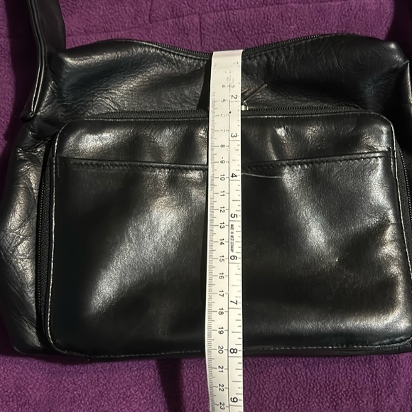 Danier Leather Handbag - Picture 9 of 10